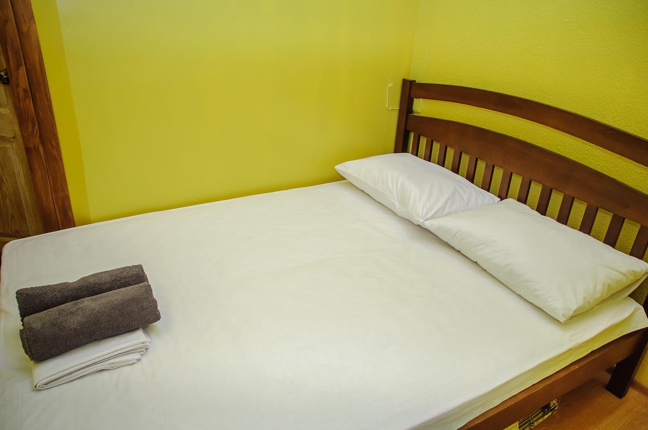 Golden Globus Hostel Kyiv Exterior foto