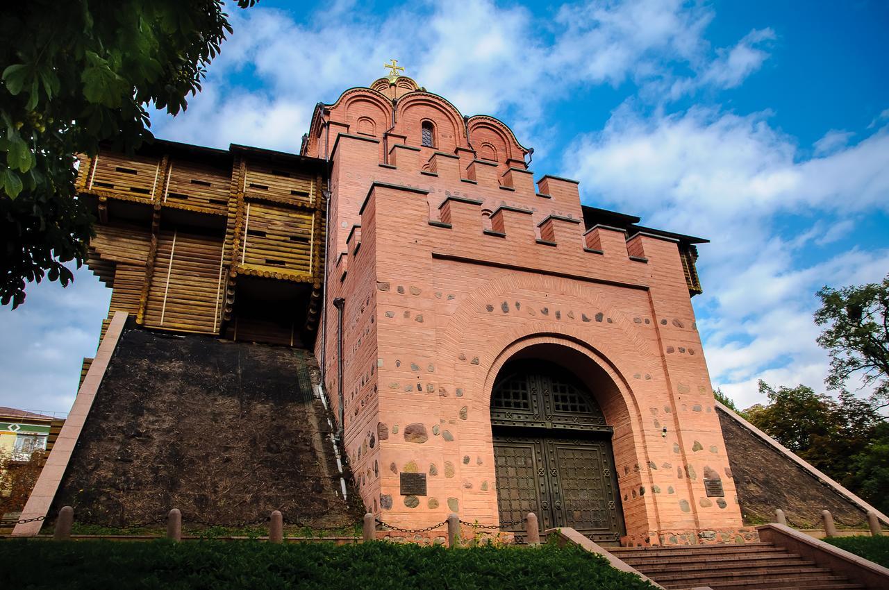 Golden Globus Hostel Kyiv Exterior foto