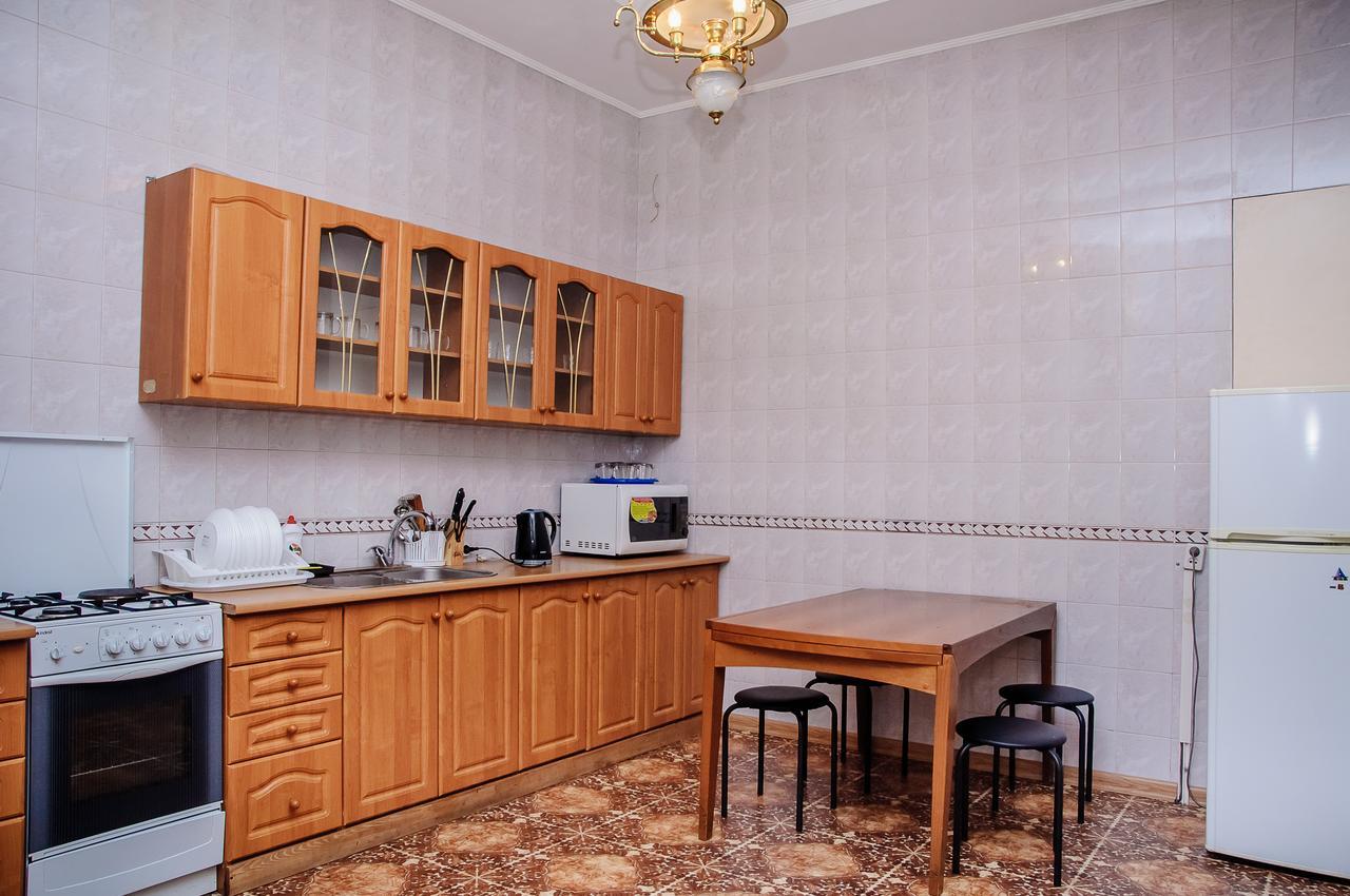 Golden Globus Hostel Kyiv Exterior foto