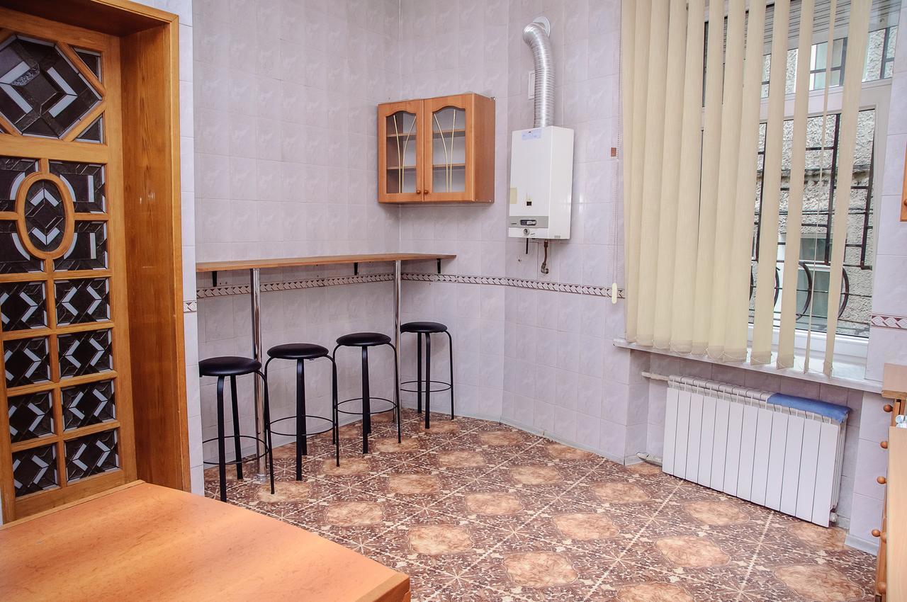 Golden Globus Hostel Kyiv Exterior foto