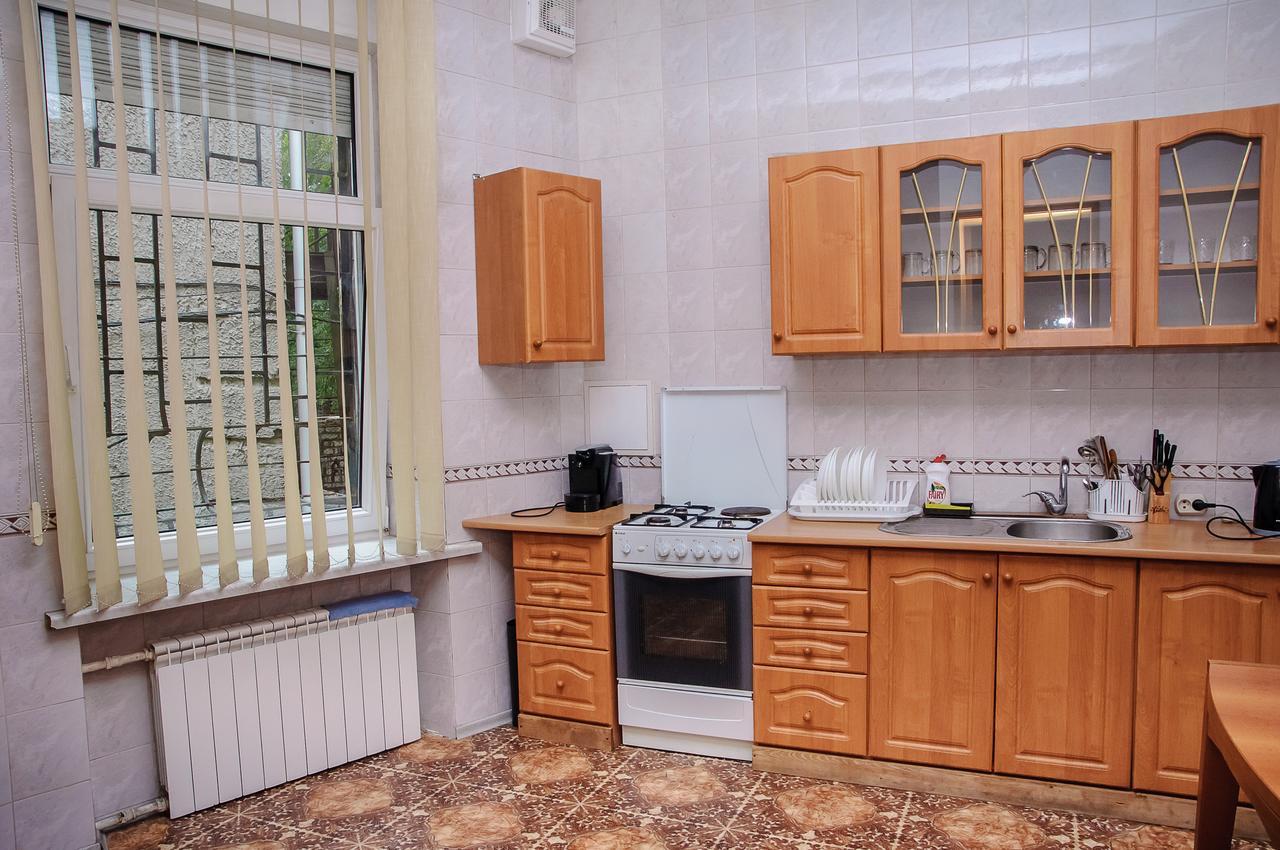 Golden Globus Hostel Kyiv Exterior foto